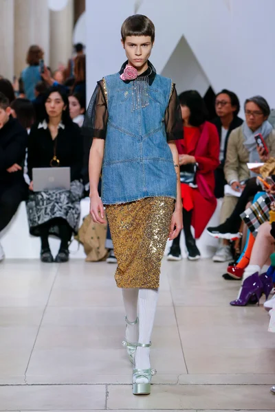 Look 48